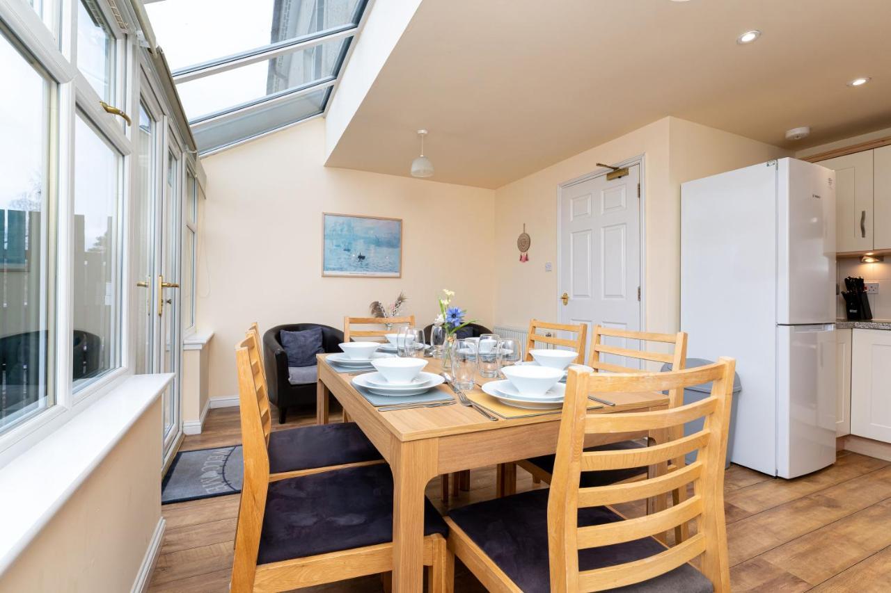 4 Bedroom Townhouse In Stirling Exterior foto