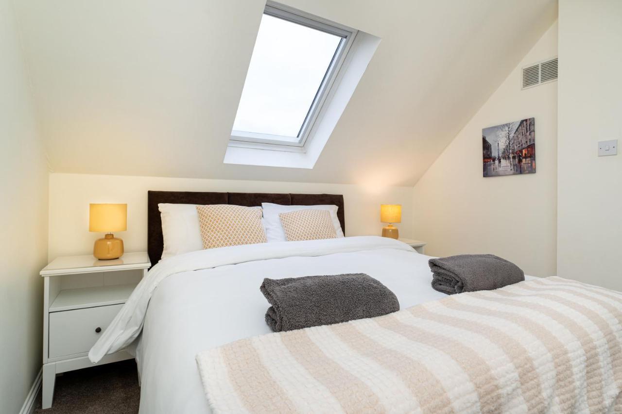 4 Bedroom Townhouse In Stirling Exterior foto